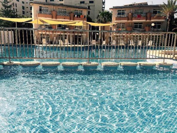 Imagen de la piscina del Apartamentos Bj Club Sa Coma. Foto 11