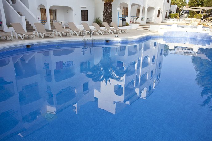 Imagen de la piscina del Apartamentos Bj Europa. Foto 15