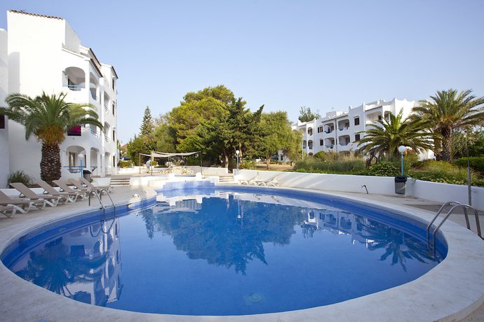 Imagen de la piscina del Apartamentos Bj Europa. Foto 16