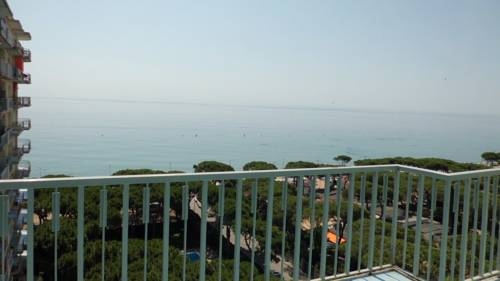 Imagen general del Apartamentos Blanes-condal. Foto 8