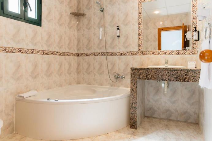 Imagen general del Apartamentos Bluesea Cabo de Ba&ntilde;os. Foto 8