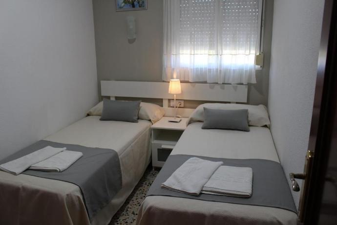 Imagen de la habitación del Apartamentos Bolonia Paraiso. Foto 2