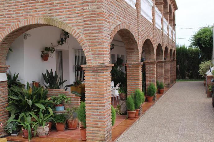 Imagen de los exteriores del Apartamentos Bolonia Paraiso. Foto 15