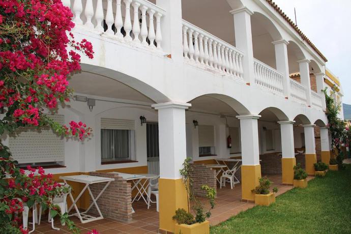 Imagen de los exteriores del Apartamentos Bolonia Paraiso. Foto 17