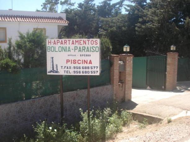 Imagen de los exteriores del Apartamentos Bolonia Paraiso. Foto 19