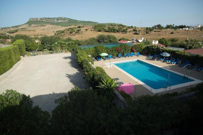 Imagen de la piscina del Apartamentos Bolonia Paraiso. Foto 21