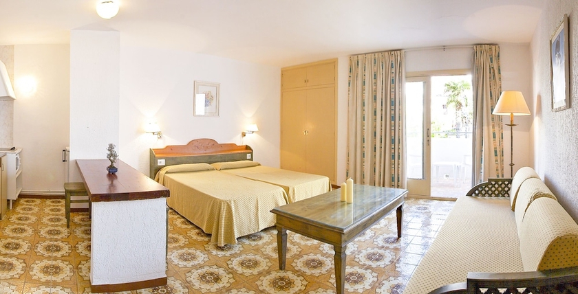 Imagen de la habitación del Apartamentos Bon Lloc, Santa Eulalia des Riu. Foto 6