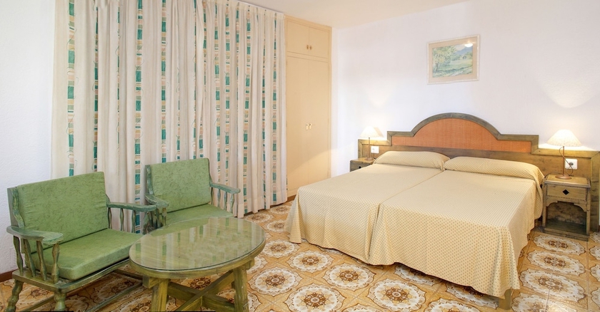 Imagen de la habitación del Apartamentos Bon Lloc, Santa Eulalia des Riu. Foto 8