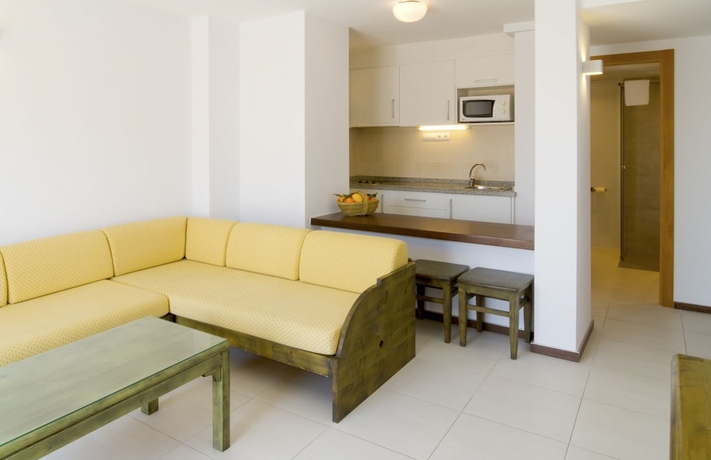 Imagen de la habitación del Apartamentos Bon Lloc, Santa Eulalia des Riu. Foto 16