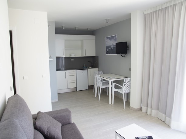 Imagen de los interiores del Apartamentos Bora Bora - Adults Only. Foto 17