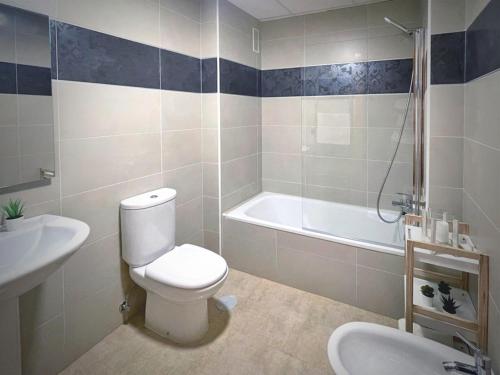 Imagen de la habitación del Apartamentos Brisas del Puerto de Aguadulce. Foto 6