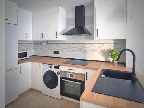 Imagen de la habitación del Apartamentos Brisas del Puerto de Aguadulce. Foto 7