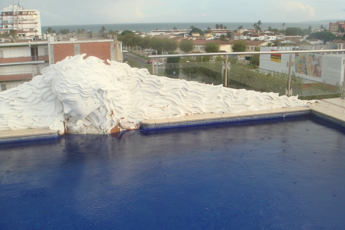 Imagen de la piscina del Apartamentos Bt Vent De Garbi. Foto 7