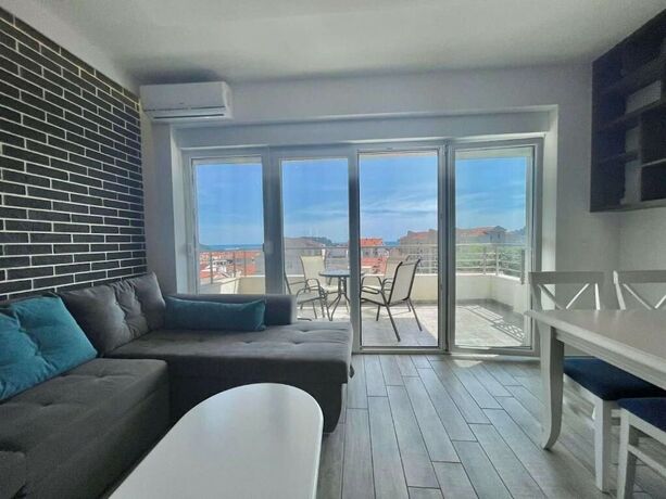 Imagen general del Apartamentos Bucanero Apartments Budva. Foto 1