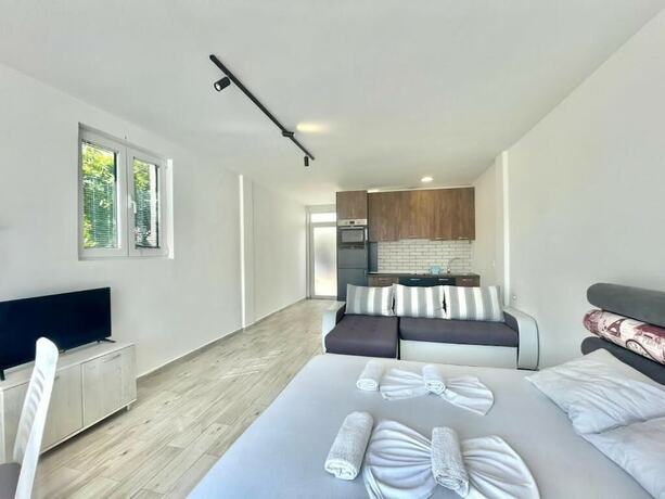 Imagen general del Apartamentos Bucanero Apartments Budva. Foto 8