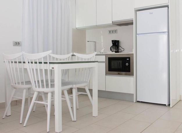 Imagen de los interiores del Apartamentos Bungalows Adonis. Foto 9