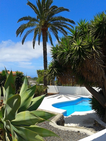 Imagen de la piscina del Apartamentos Bungalows Canary Islands. Foto 16