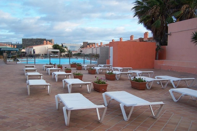 Imagen general del Apartamentos Bungalows Castillo Playa. Foto 2