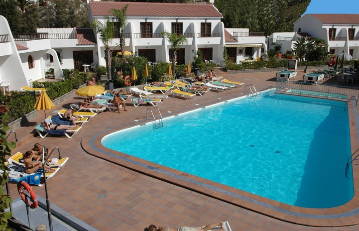 Imagen de la piscina del Apartamentos Bungalows Grimanesa. Foto 9