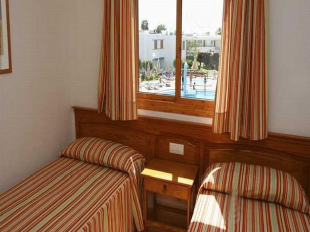 Imagen general del Apartamentos Bungalows Las Brisas. Foto 1