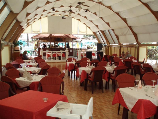 Imagen general del Apartamentos Bungalows Los Arcos. Foto 9