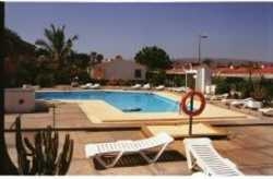 Imagen de la piscina del Apartamentos Bungalows Los Porches. Foto 4