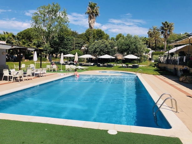 Imagen de la piscina del Apartamentos Bungalows Papal&uacute;s. Foto 17