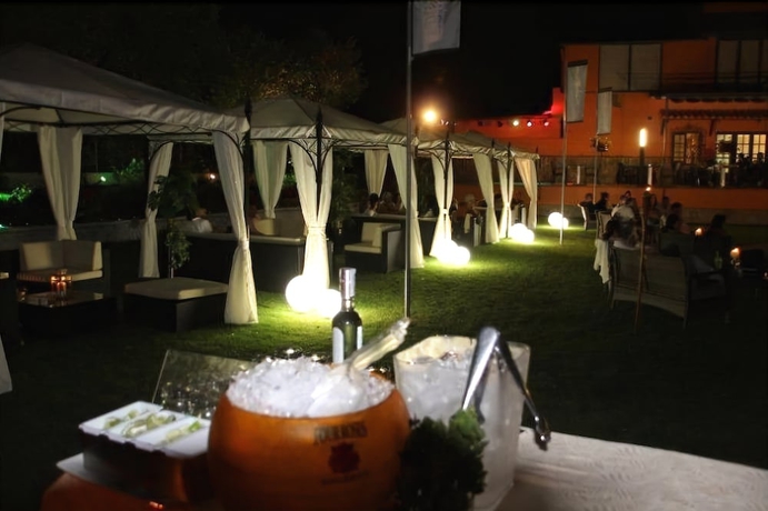 Imagen del bar/restaurante del Apartamentos Bungalows Papal&uacute;s. Foto 8