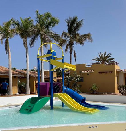 Imagen de la piscina del Apartamentos Bungalows Parque Bali. Foto 23