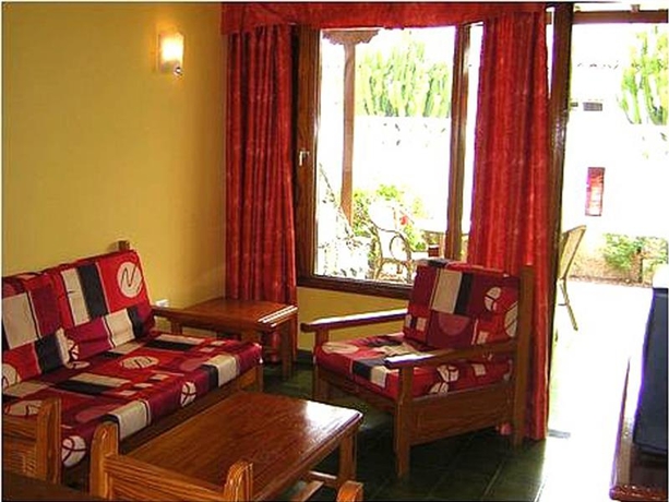 Imagen general del Apartamentos Bungalows Paso Chico - Caters To Gay Men. Foto 2