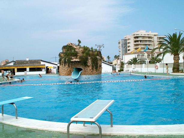 Imagen de la piscina del Apartamentos Bungalows Pe&ntilde;ismar II 3000. Foto 11