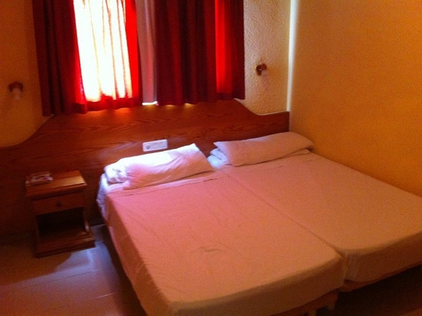 Imagen general del Apartamentos Bungalows Playa Limones. Foto 7