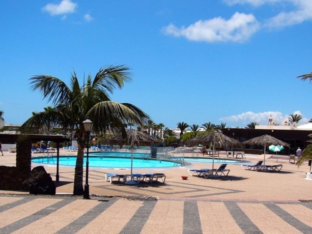 Imagen general del Apartamentos Bungalows Playa Limones. Foto 8