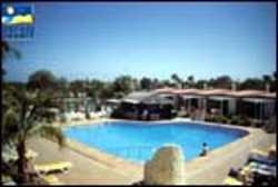 Imagen de la piscina del Apartamentos Bungalows Verdemar. Foto 2