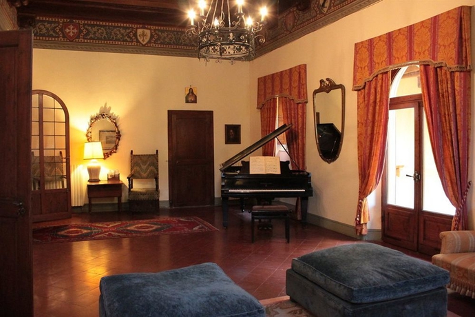 Imagen de los interiores del Apartamentos CASTELLO DI TAVOLESE. Foto 9