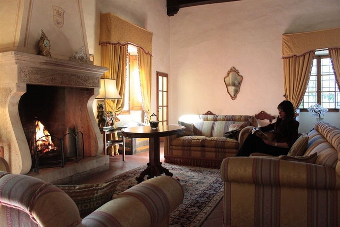 Imagen de los interiores del Apartamentos CASTELLO DI TAVOLESE. Foto 11