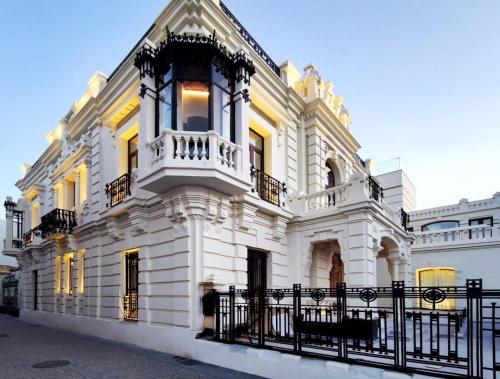 Imagen general del Apartamentos CISNES PALACE. Foto 8