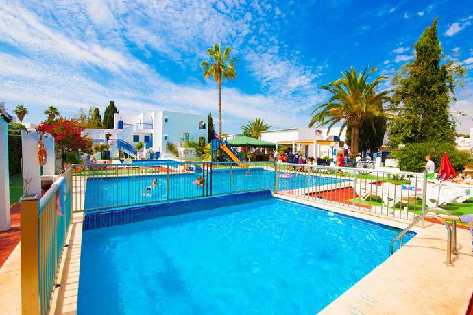 Imagen de la piscina del Apartamentos CLUB CALA DOR PARK. Foto 8