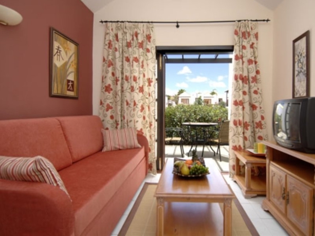 Imagen general del Apartamentos CLUB MONTECASTILLO. Foto 2