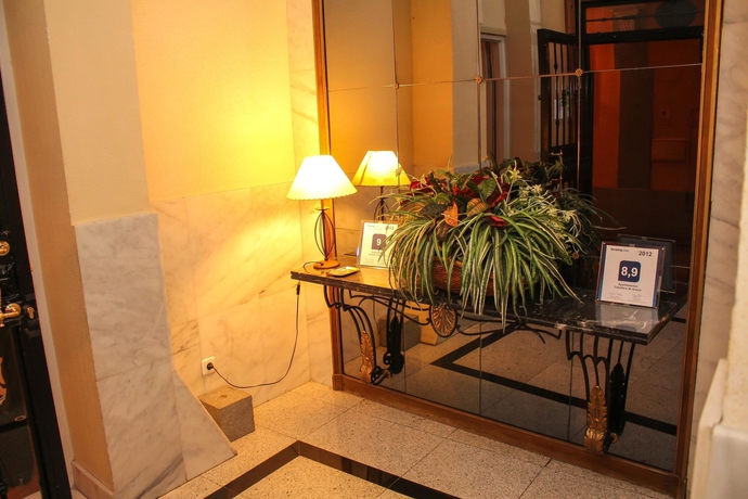 Imagen de los interiores del Apartamentos Caballero De Gracia. Foto 16