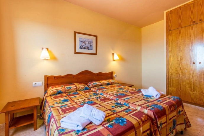 Imagen general del Apartamentos Cabo De Baños By Mij. Foto 2