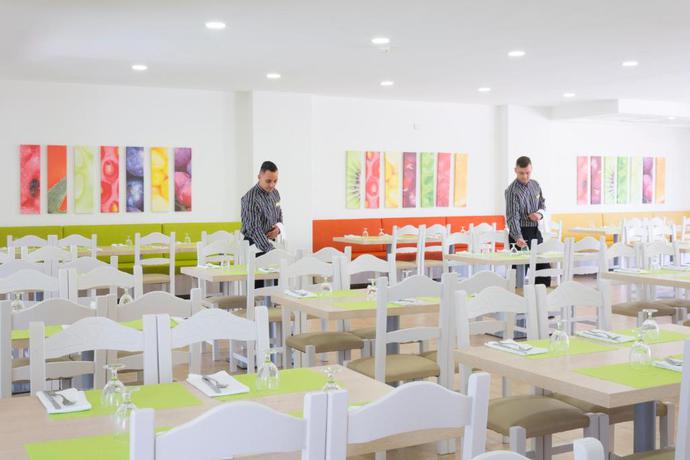 Imagen del bar/restaurante del Apartamentos Cabot Club Torreblanca. Foto 14