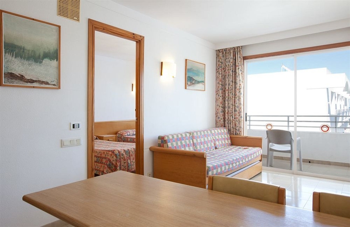 Imagen de los interiores del Apartamentos Cabot Hobby Club Apartments. Foto 13