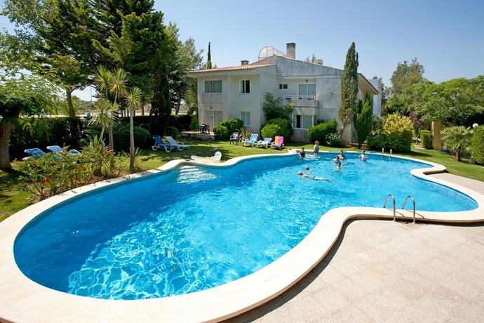 Imagen de la piscina del Apartamentos Cabot Las Velas Apartments. Foto 13