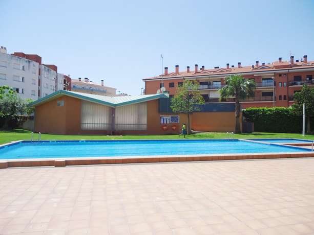 Imagen de la piscina del Apartamentos Cala Boadella I. Foto 15