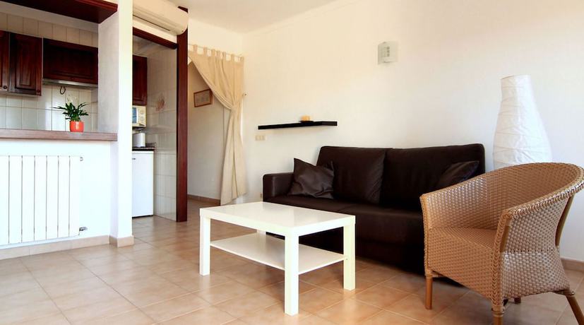 Imagen de la habitación del Apartamentos Cala Figuera. Foto 7