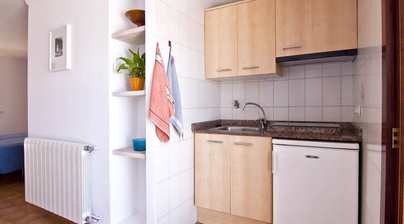 Imagen de la habitación del Apartamentos Cala Figuera. Foto 8