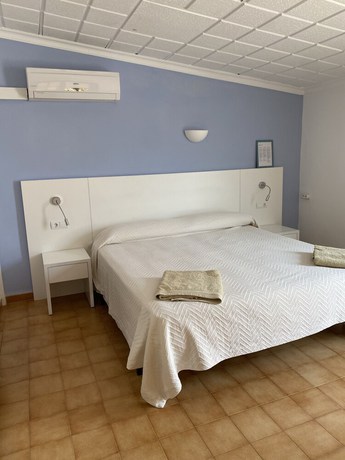 Imagen de la habitación del Apartamentos Cala Figuera. Foto 12