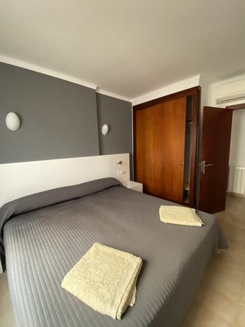 Imagen de la habitación del Apartamentos Cala Figuera. Foto 19