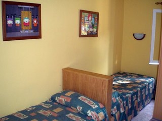 Imagen de la habitación del Apartamentos Cala Galdana Playa. Foto 2